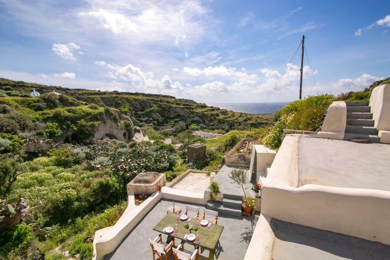 Agrilia Secluded Cave House Villa Тирасия Екстериор снимка